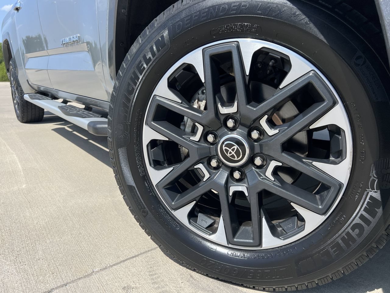 Used 2023 Toyota Tundra Limited AWD/4WD image 6