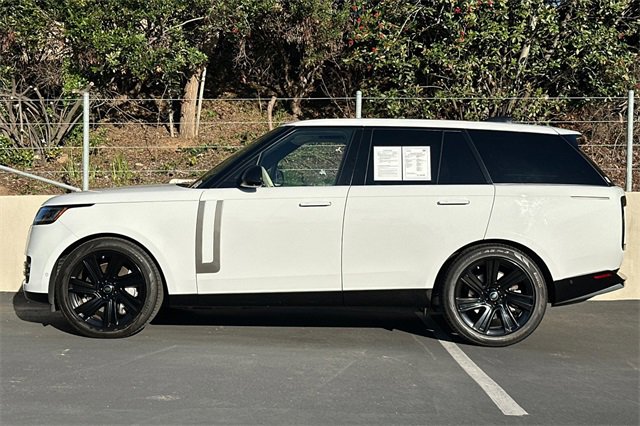 Certified 2023 Land Rover Range Rover SE image 2
