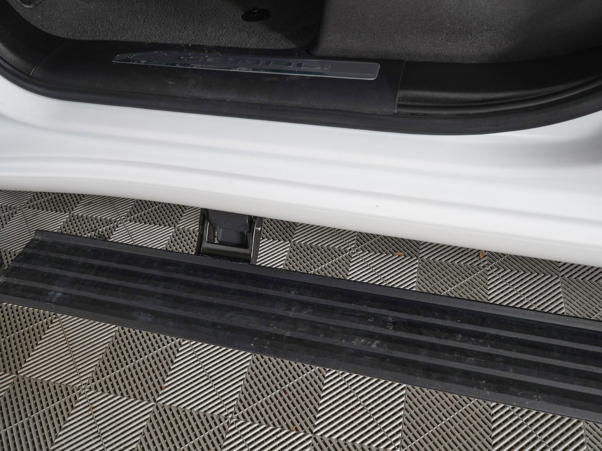 Used 2025 GMC Sierra 2500 Denali w/ Denali Reserve Package image 15