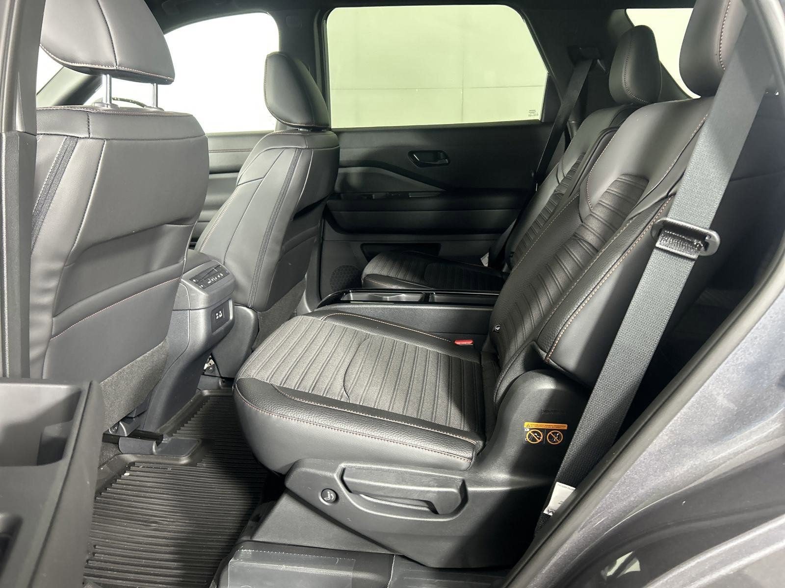 New 2025 Nissan Pathfinder Rock Creek AWD/4WD image 10