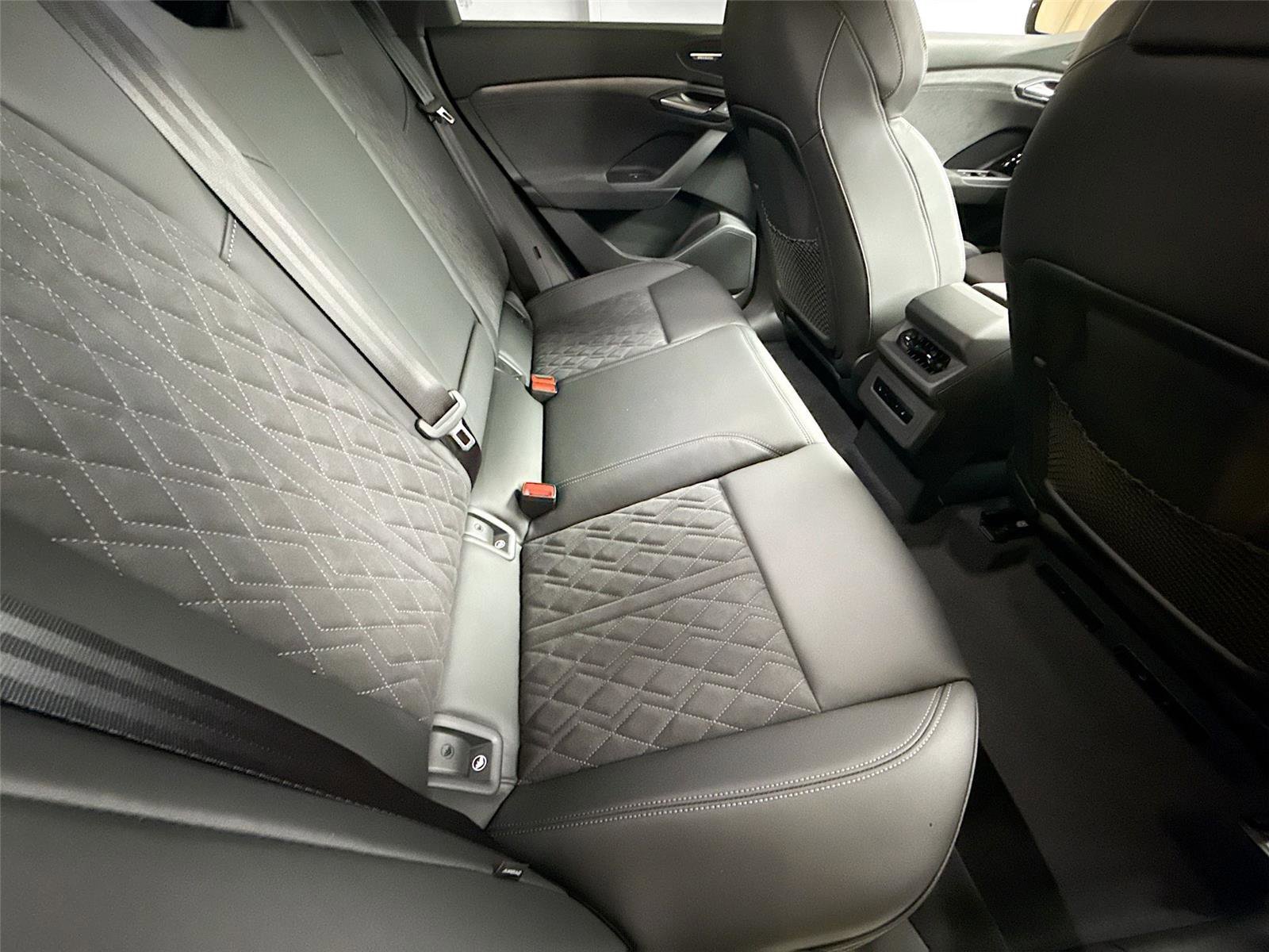 New 2027 Audi SQ6 e-tron Premium Plus image 28