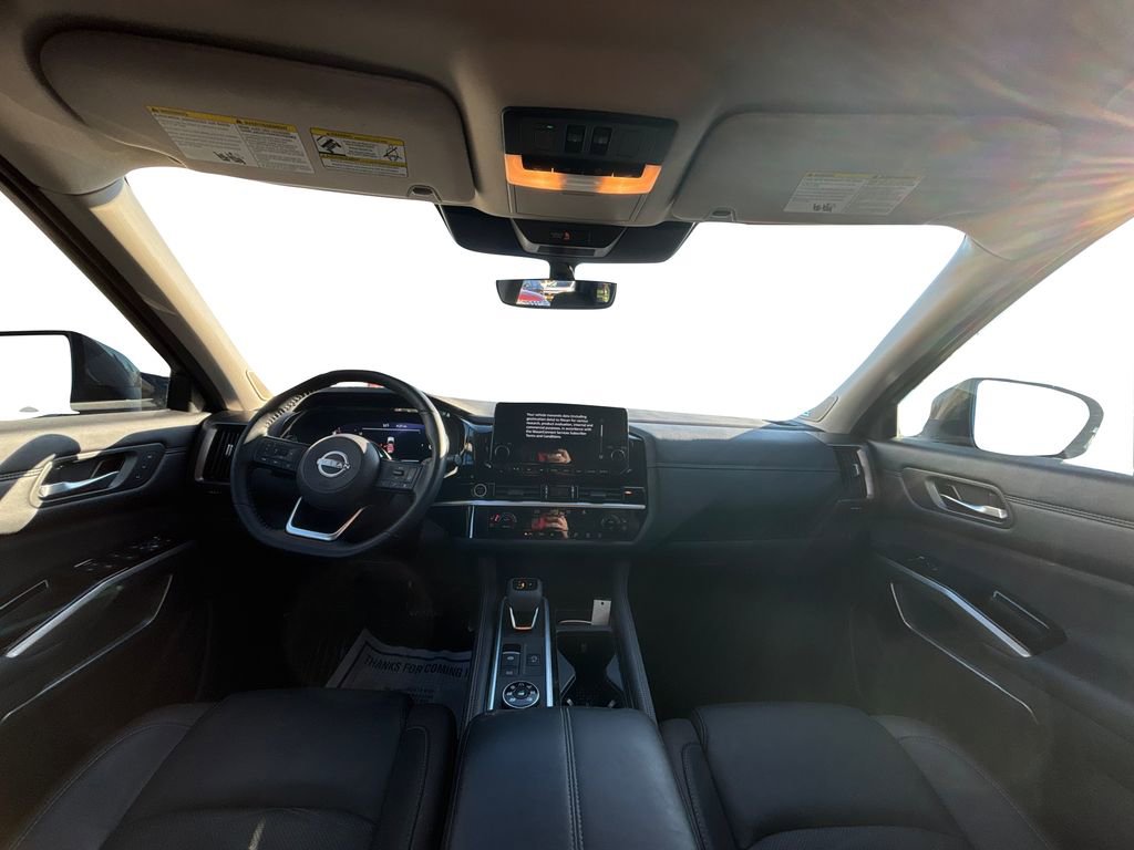 Used 2024 Nissan Pathfinder Platinum w/ Cargo Package image 19