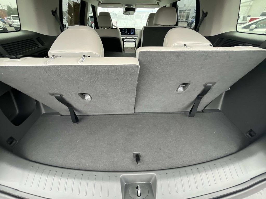 Used 2025 Hyundai Santa Fe SEL image 12