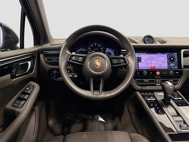 Used 2025 Porsche Macan image 24