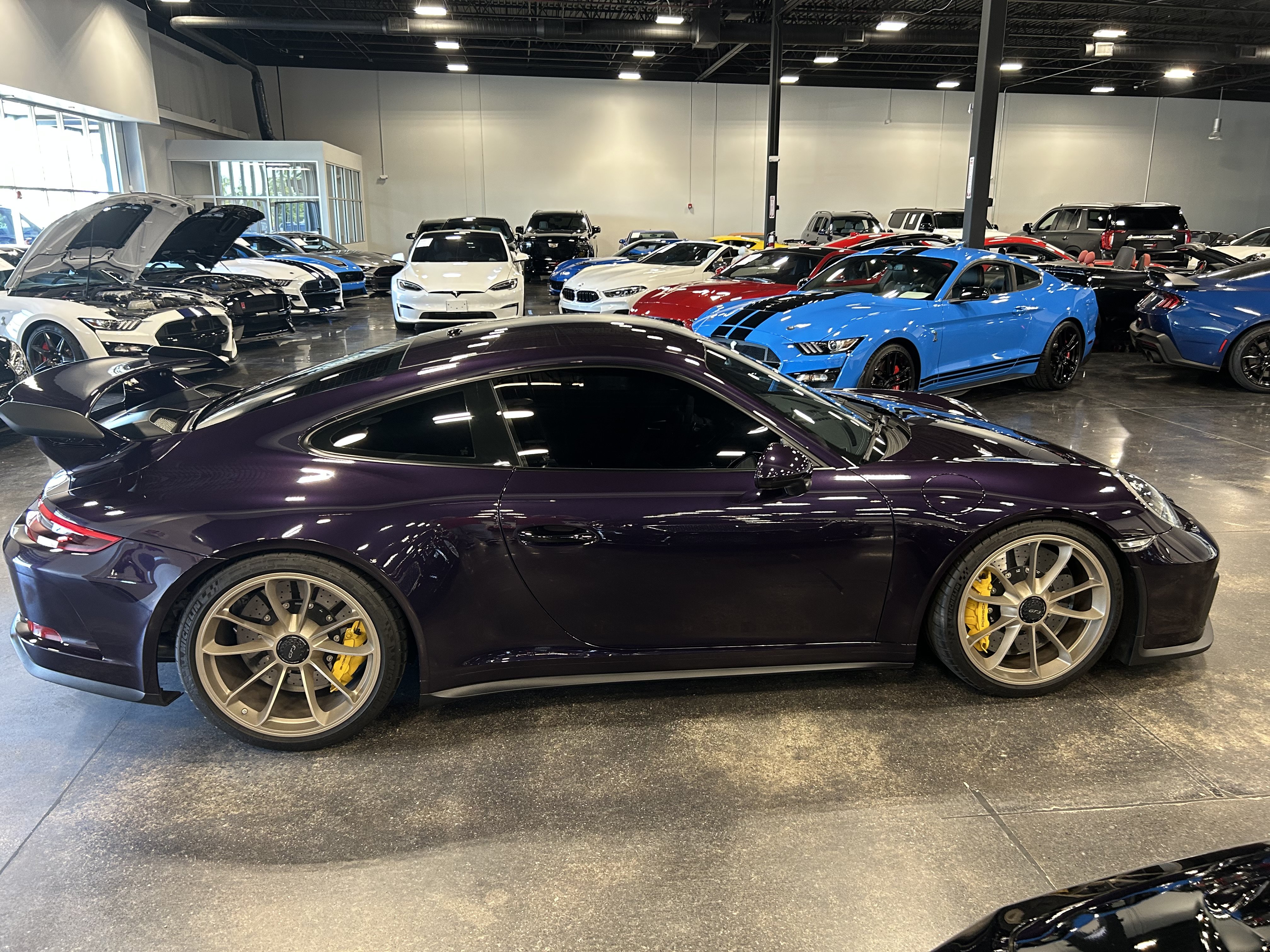 Used 2018 Porsche 911 GT3 RWD image 2