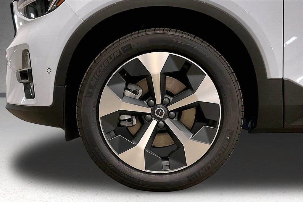 New 2026 Volvo XC40 B5 Plus w/ Climate Package AWD/4WD image 13