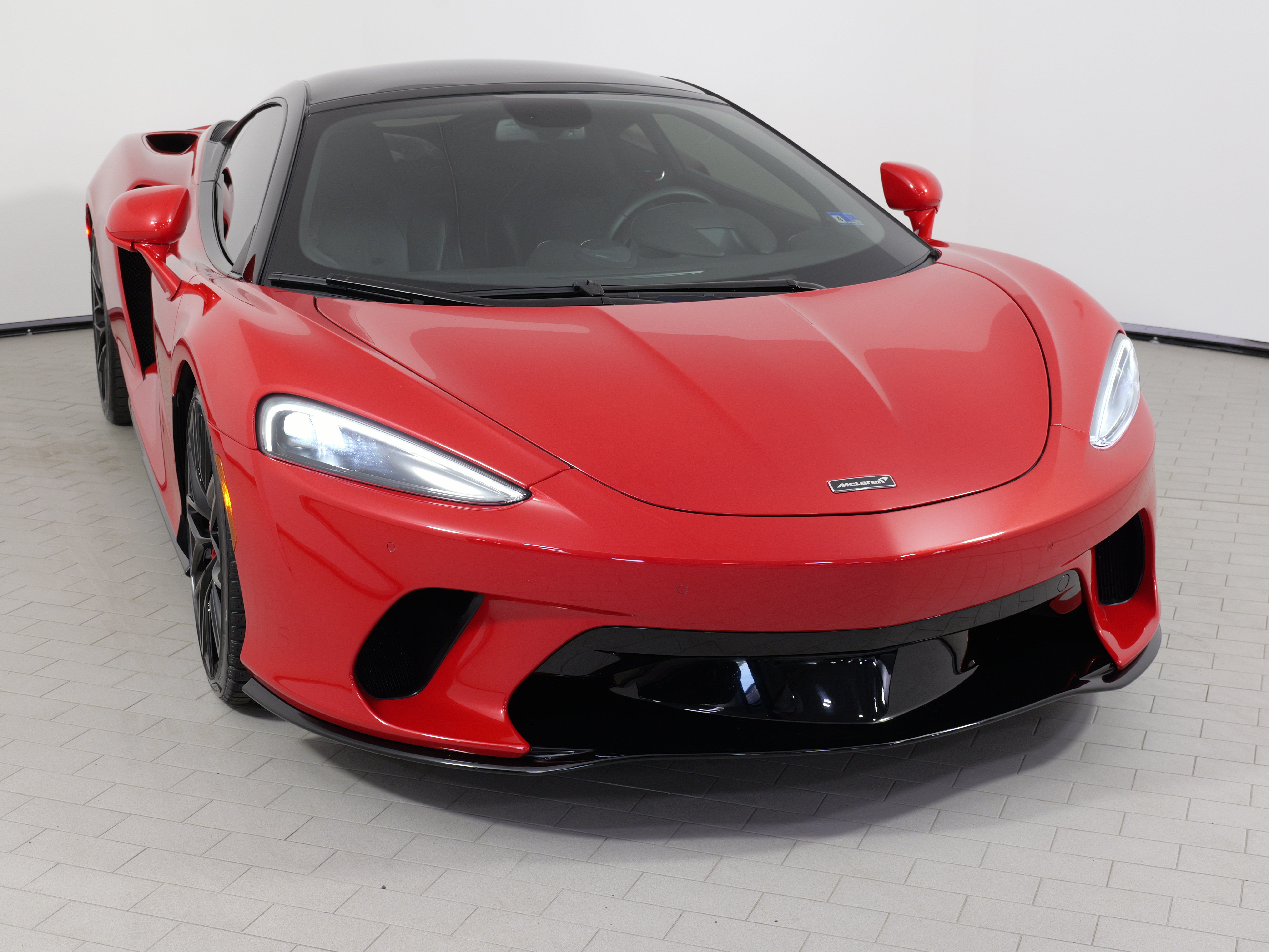 Used 2022 McLaren GT RWD image 6
