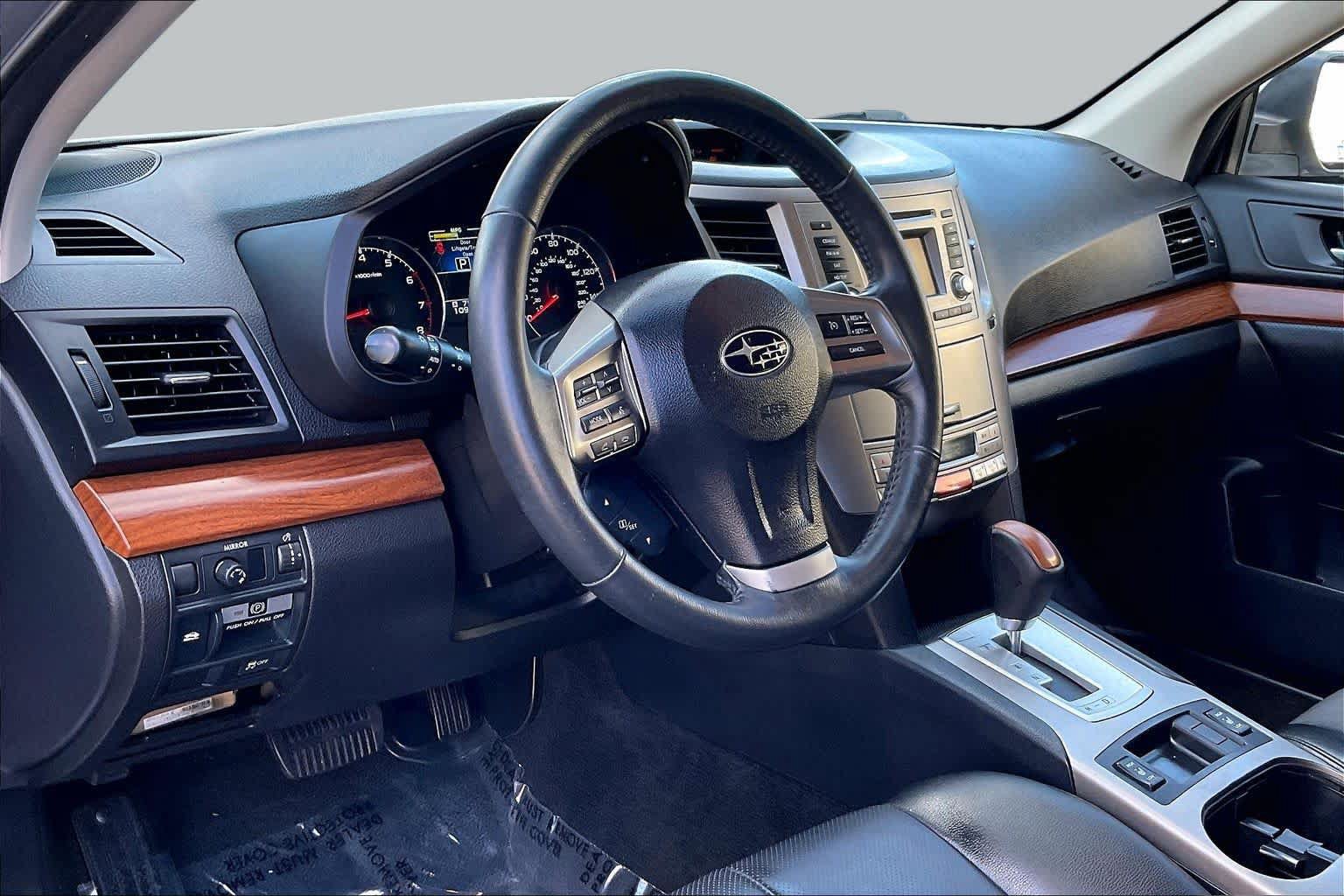 Used 2014 Subaru Outback 2.5i Limited AWD/4WD image 16