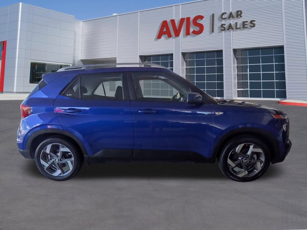 Used 2025 Hyundai Venue SEL FWD image 5