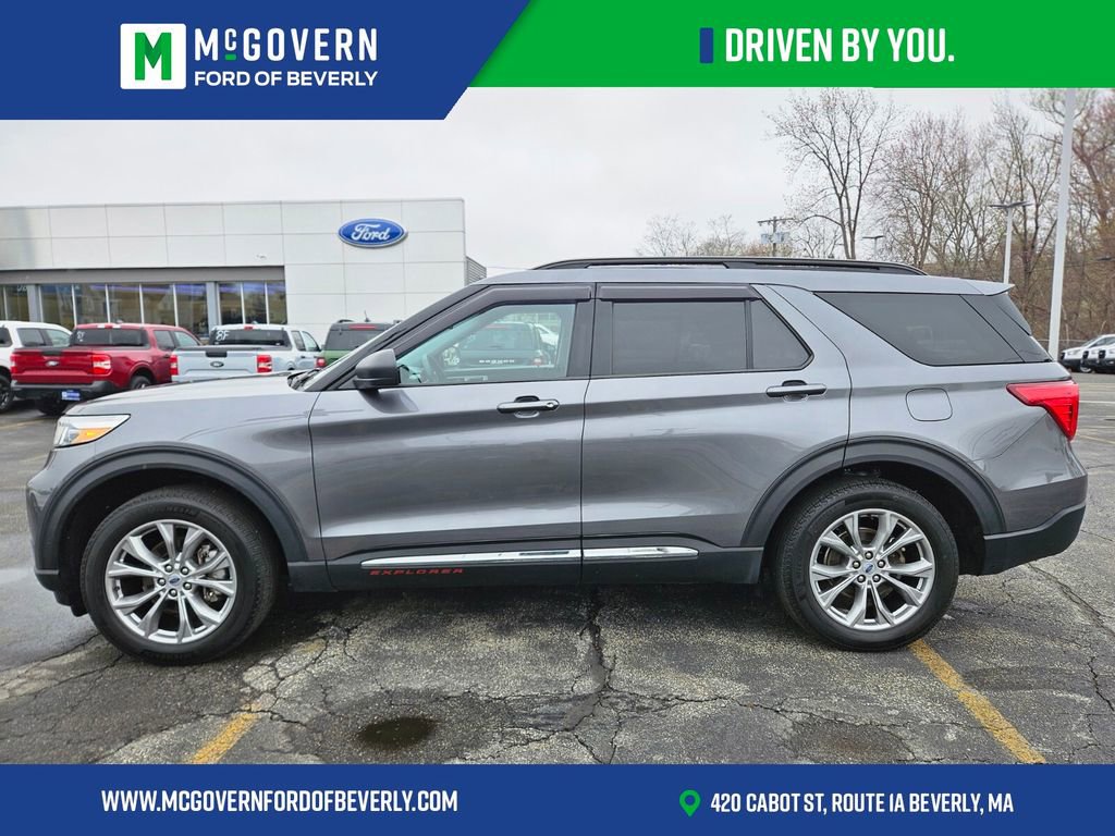 Used 2022 Ford Explorer XLT w/ Equipment Group 202A AWD/4WD image 3
