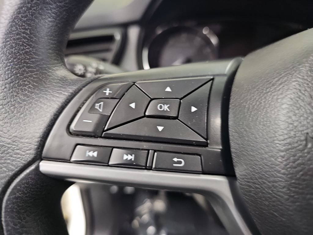 Used 2017 Nissan Rogue S image 19