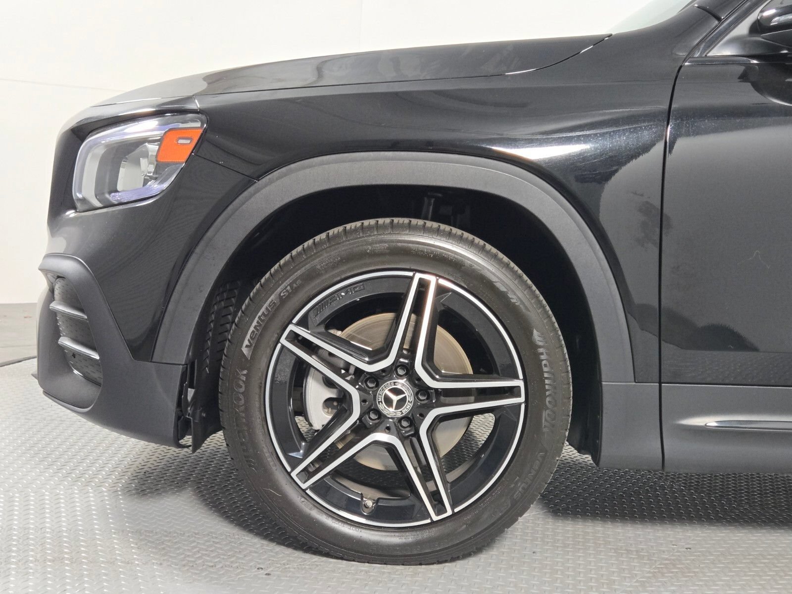 Used 2023 Mercedes-Benz GLB 250 image 9