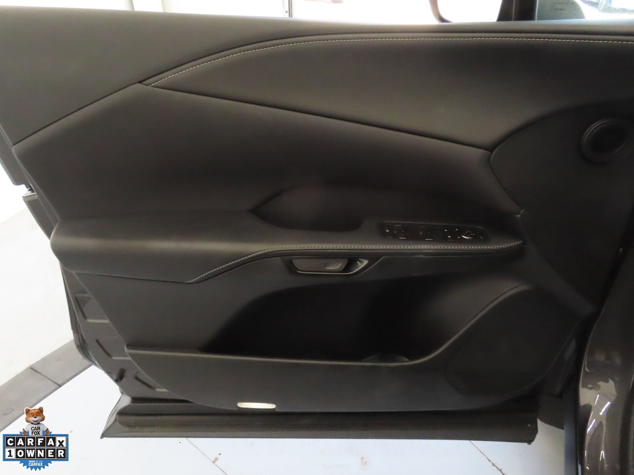 Used 2025 Lexus RX 350 Premium w/ Accessory Package AWD/4WD image 9