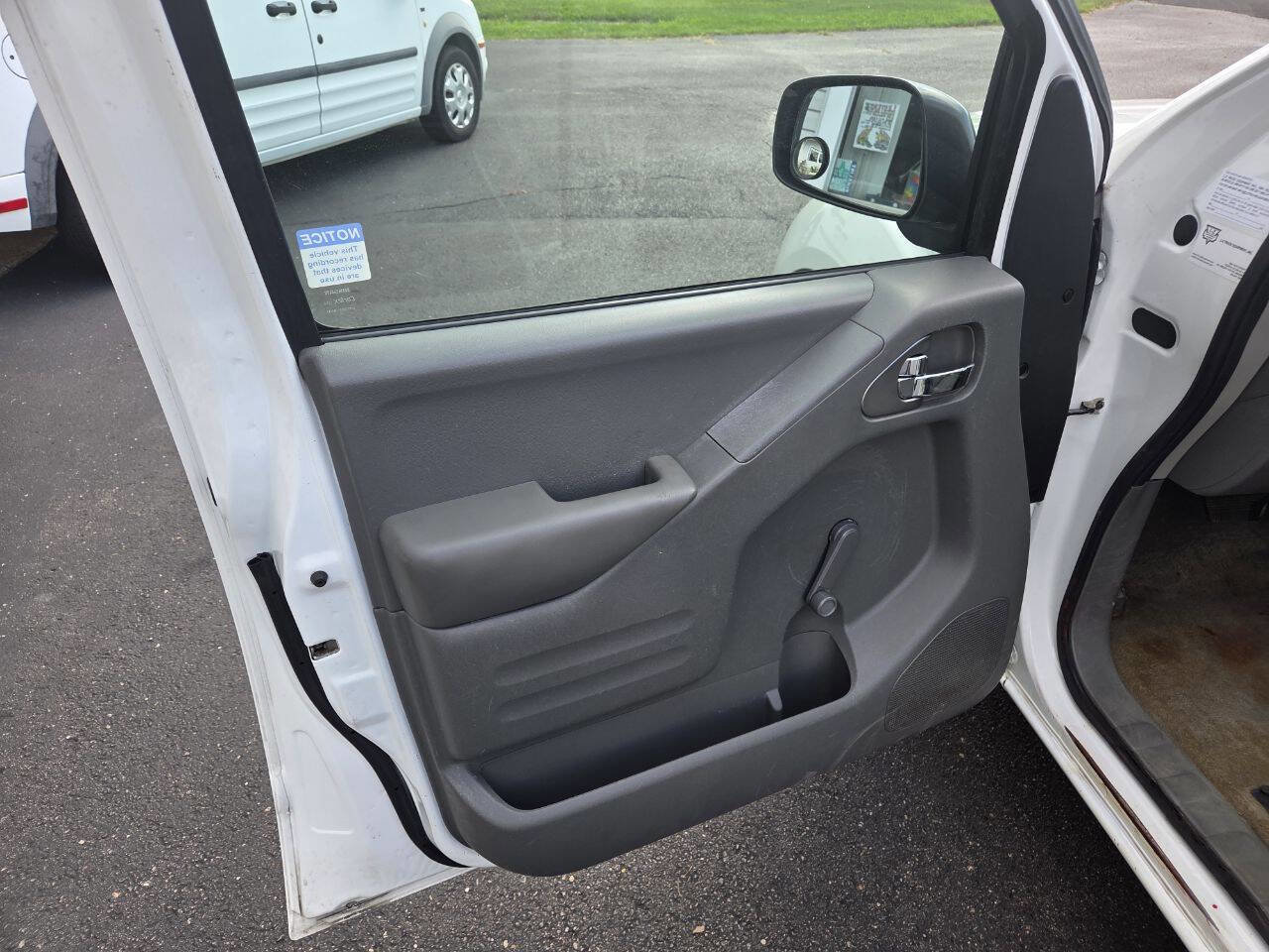 Used 2018 Nissan Frontier S image 12