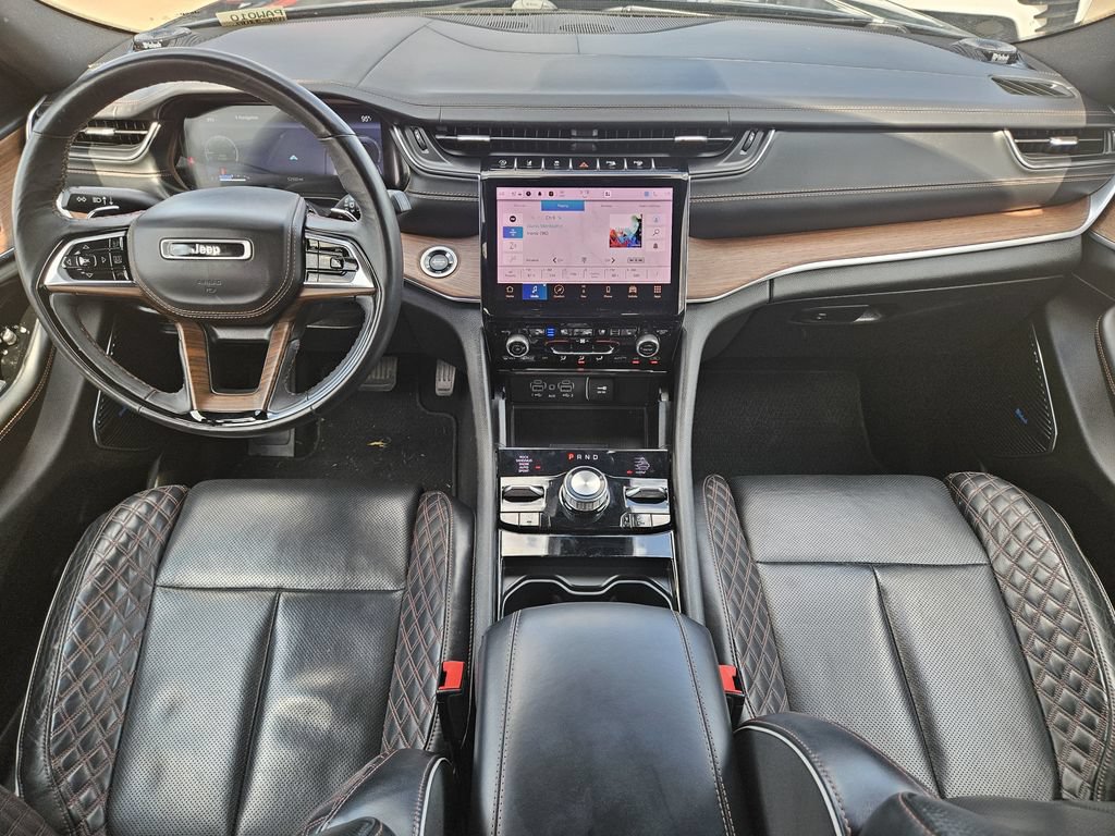 Used 2023 Jeep Grand Cherokee Summit w/ Luxury Tech Group V AWD/4WD image 33