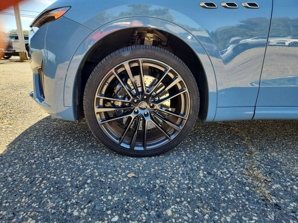 Used 2022 Maserati Levante Modena S image 9