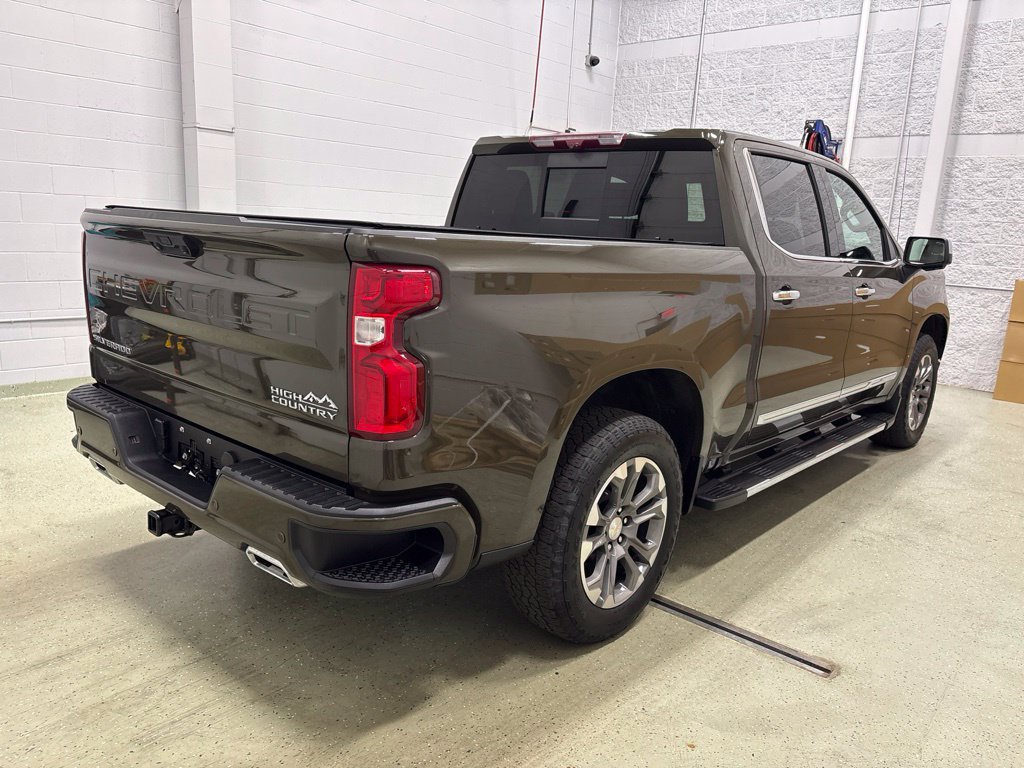 Certified 2023 Chevrolet Silverado 1500 High Country w/ Technology Package AWD/4WD image 4