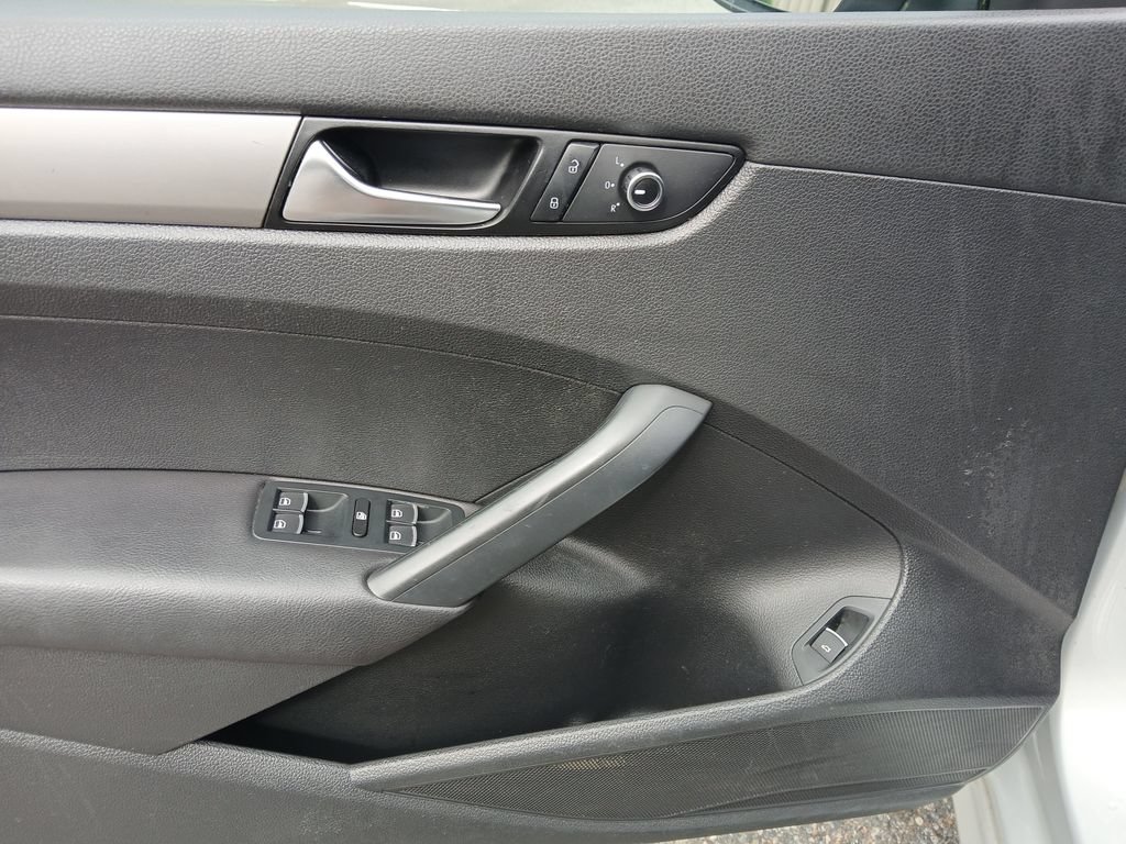 Used 2012 Volkswagen Passat 2.5 S FWD image 11