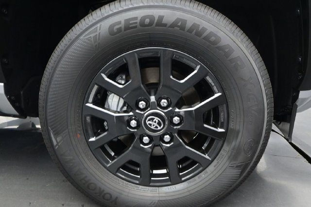 New 2026 Toyota 4Runner SR5 AWD/4WD image 15