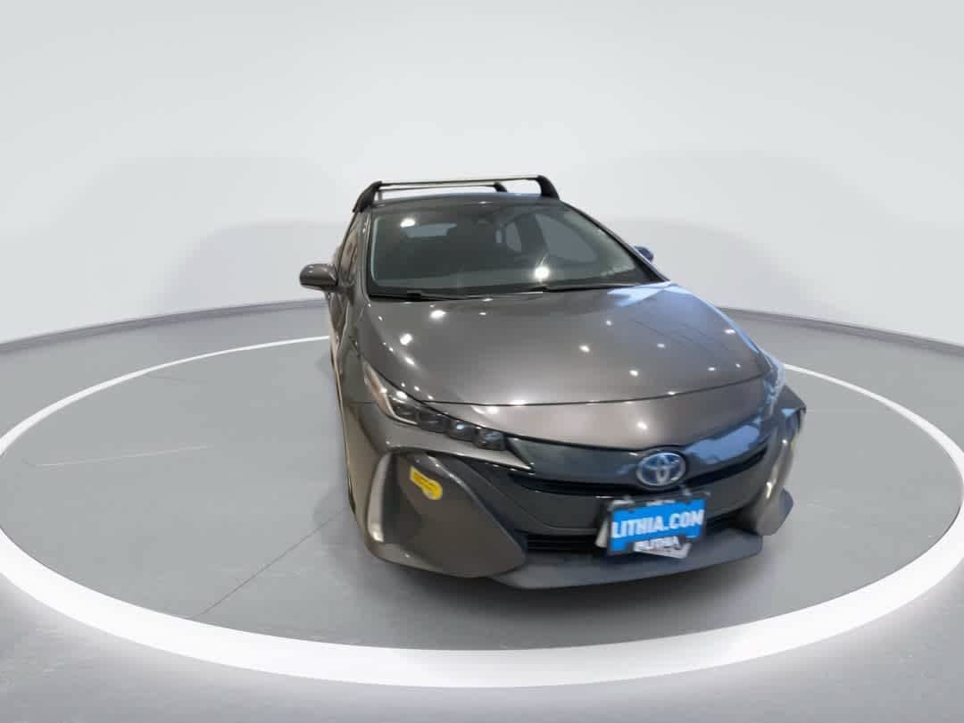 Used 2022 Toyota Prius Prime XLE FWD image 3