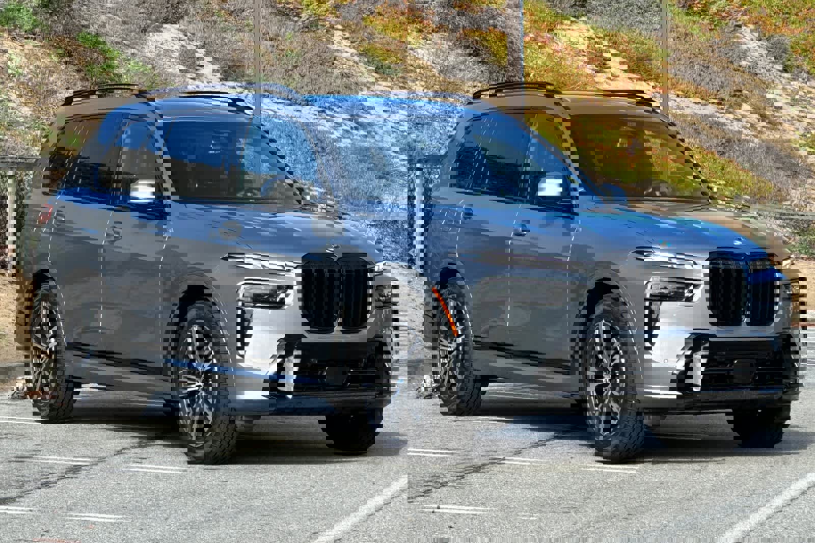 Used 2024 BMW X7 xDrive40i w/ M Sport Package image 5