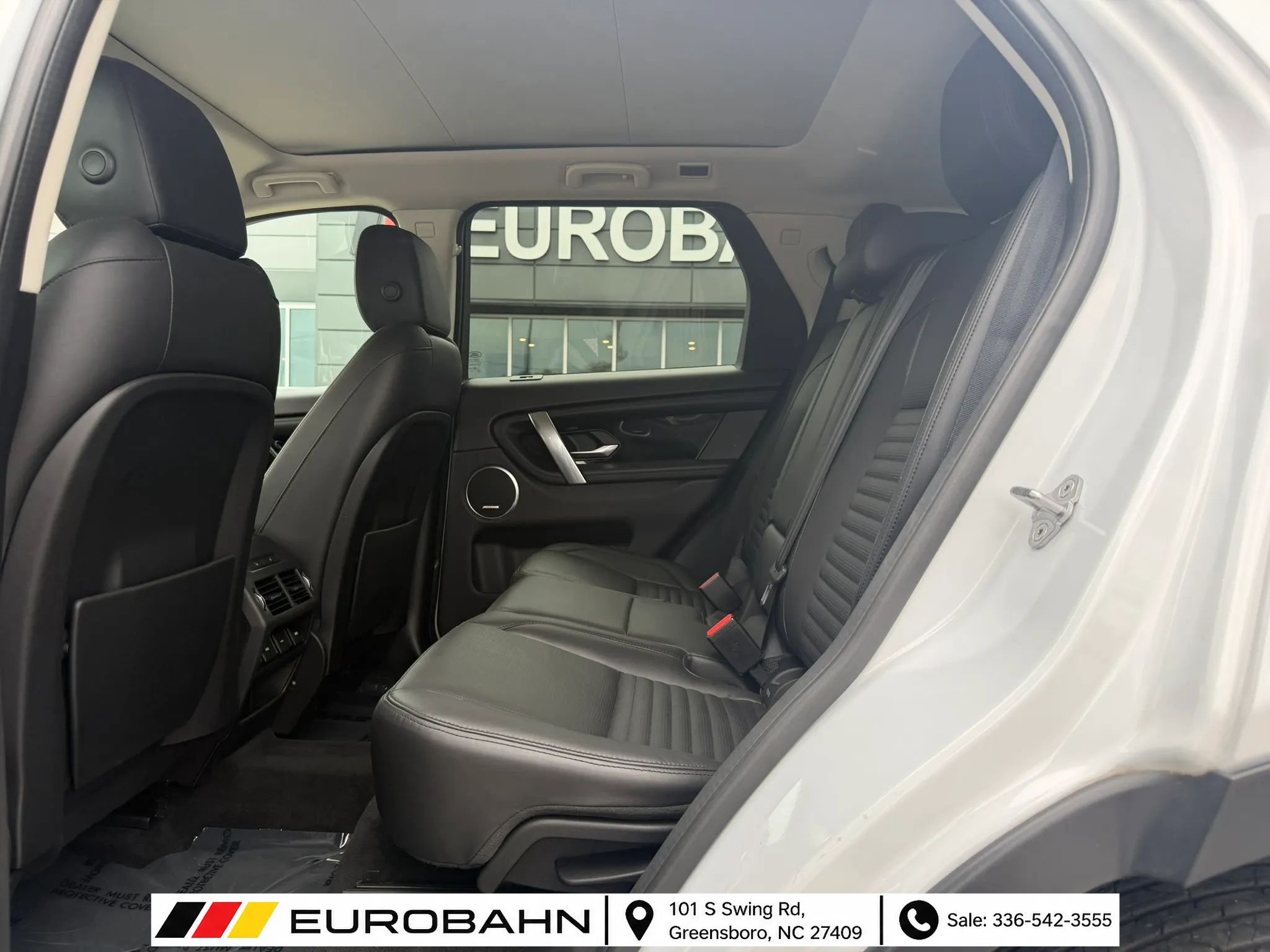 Used 2020 Land Rover Discovery Sport SE AWD/4WD image 10
