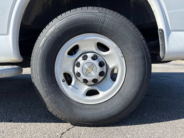 Used 2024 Chevrolet Express 2500 w/ Driver Convenience Package RWD image 16