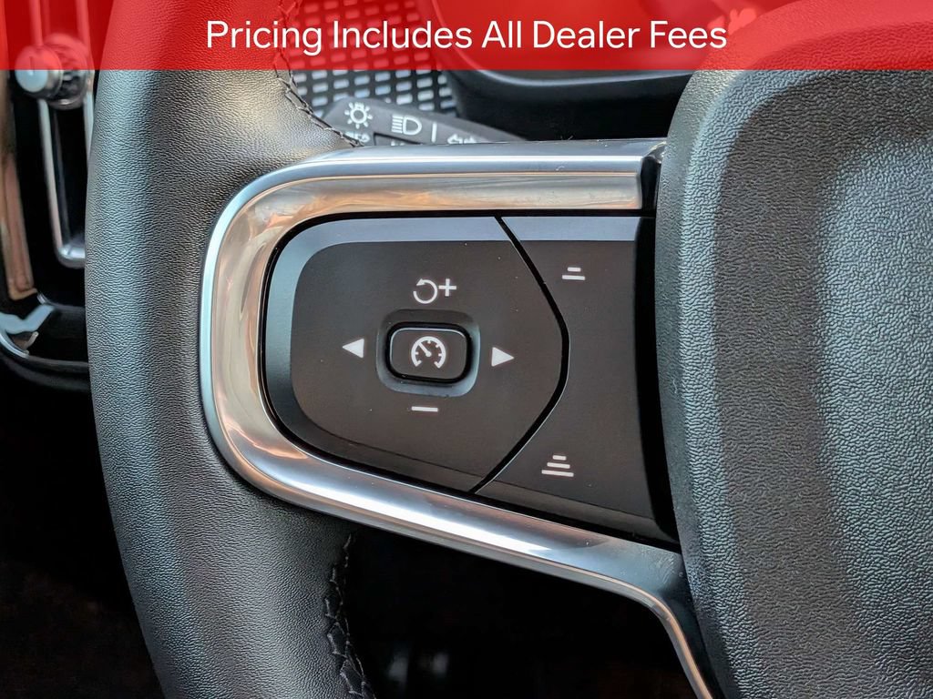 Used 2022 Volvo XC40 T5 R-Design w/ Advanced Package AWD/4WD image 27