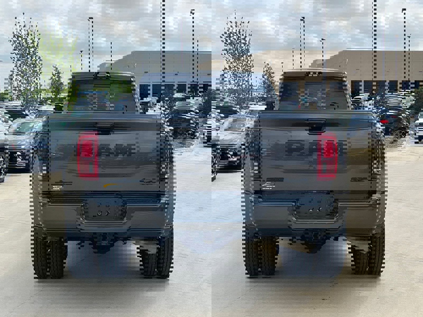 Used 2025 RAM 3500 Lone Star image 12