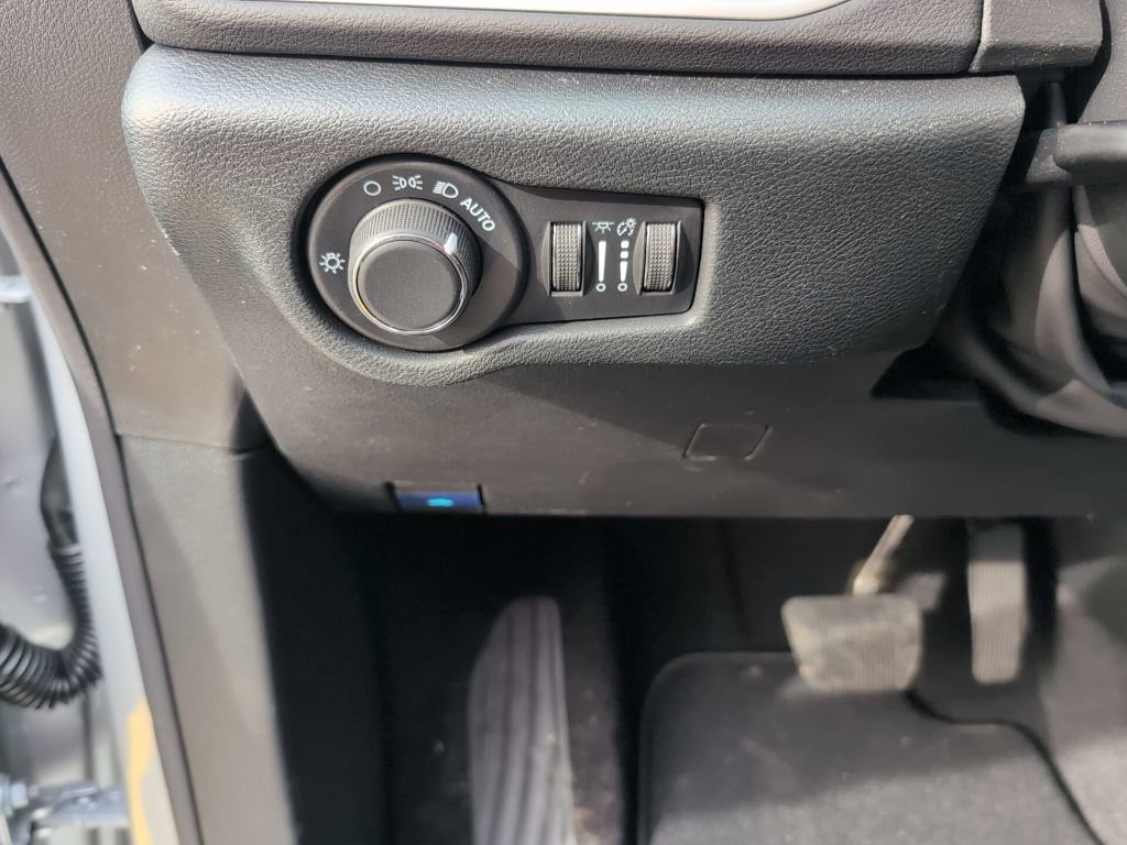 New 2026 Chrysler Voyager LX FWD image 20