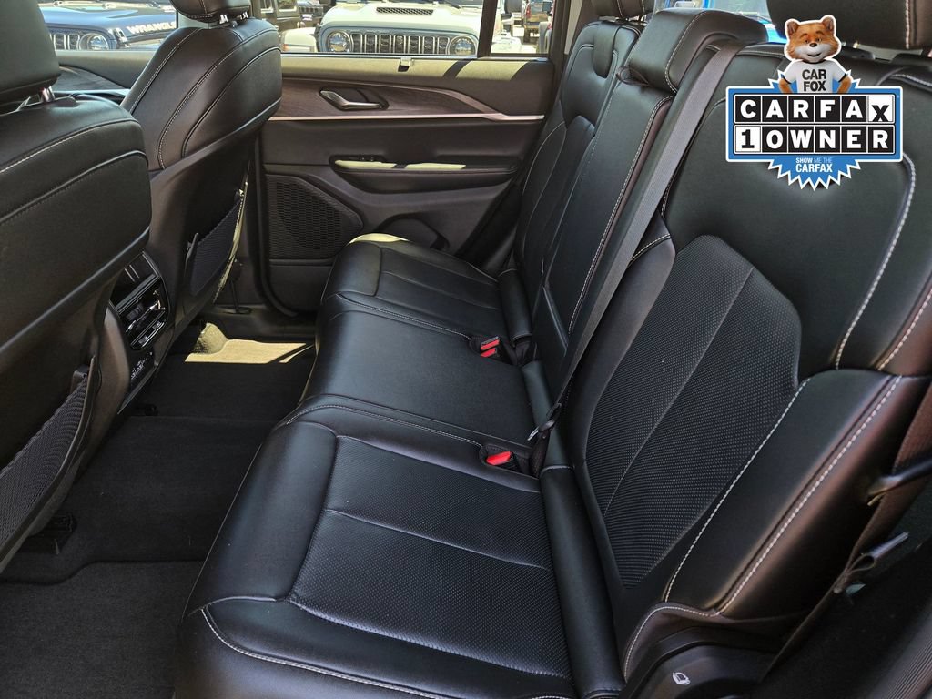 Used 2023 Jeep Grand Cherokee Limited w/ Luxury Tech Group II RWD image 8