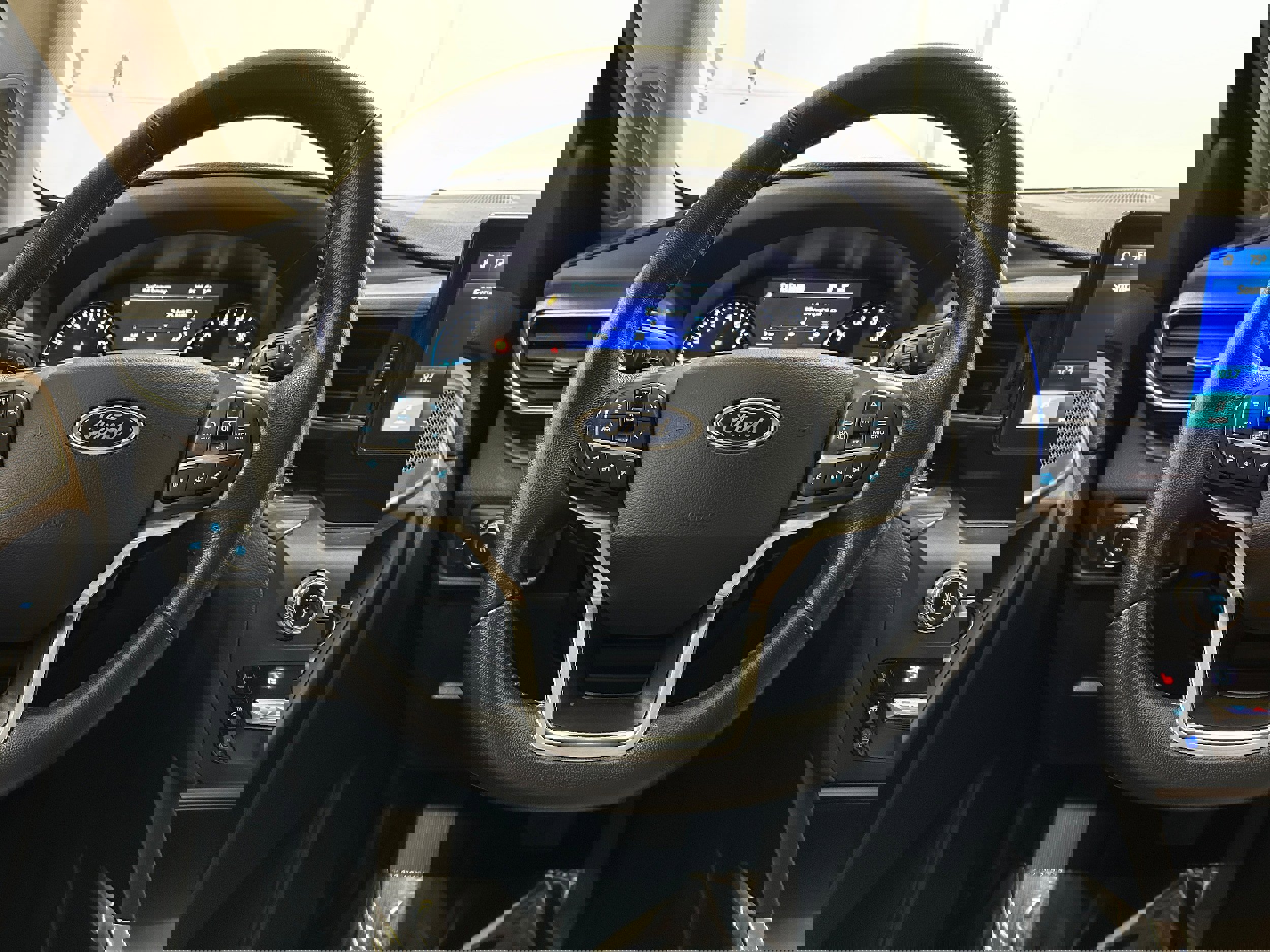 Used 2020 Ford Explorer Limited image 14