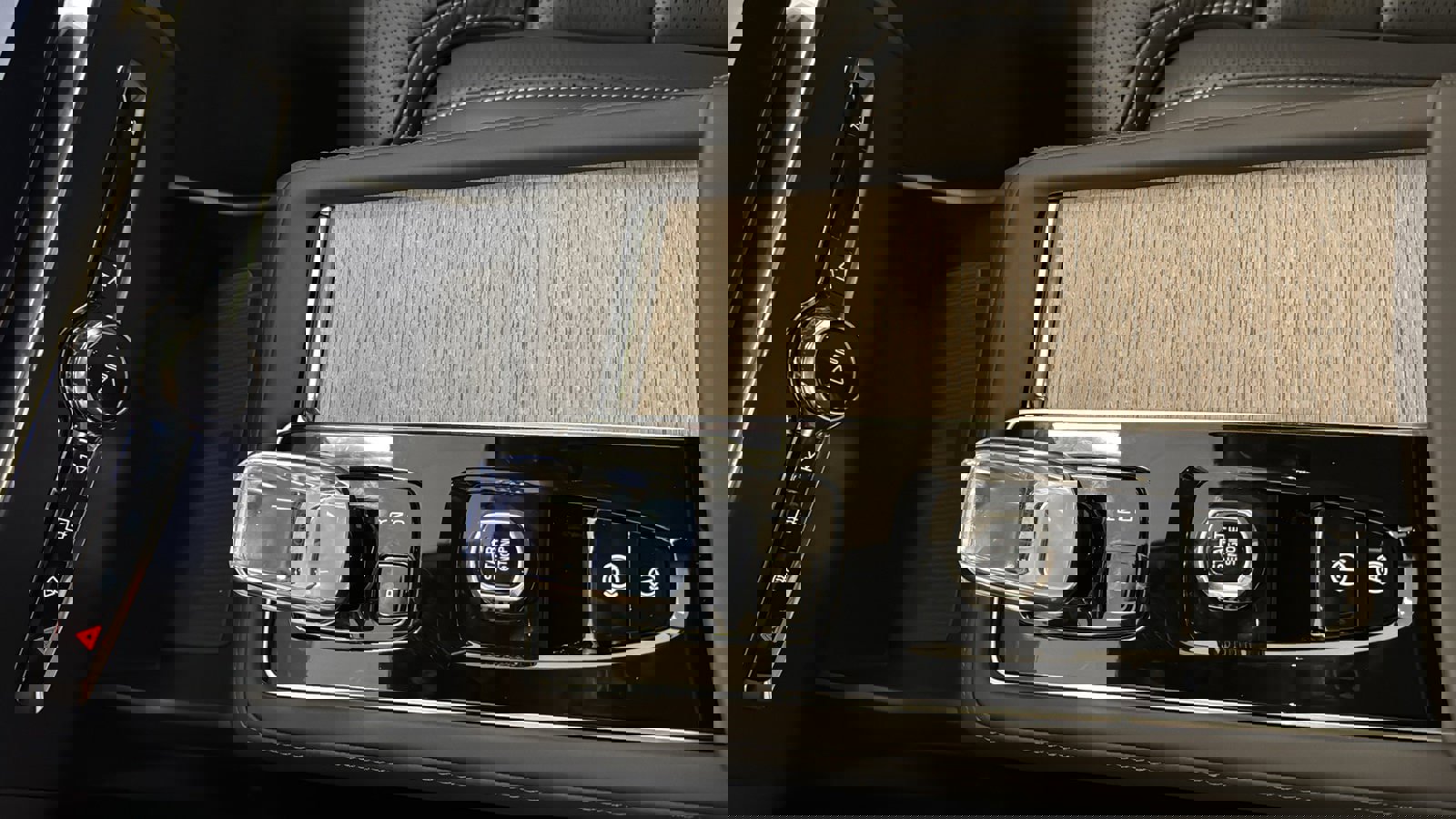 New 2026 Volvo XC90 B6 Ultra w/ Protection Package Premier image 19