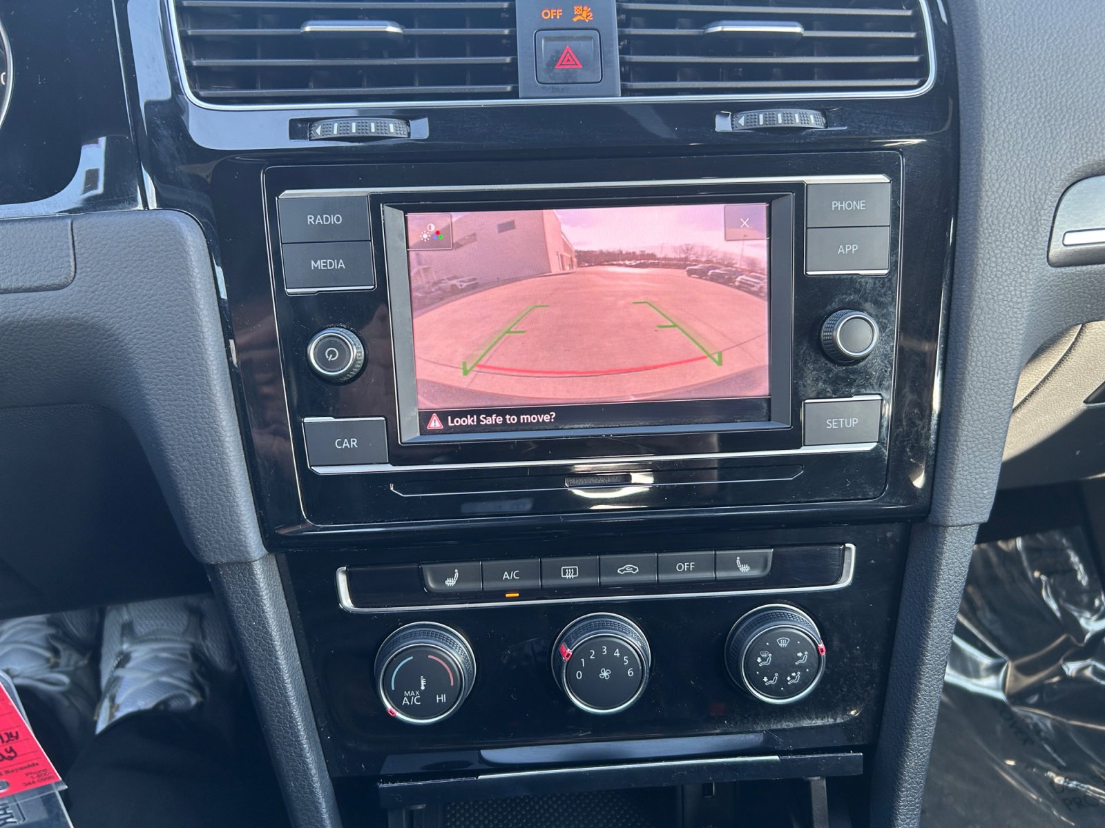 Used 2019 Volkswagen GTI SE image 23