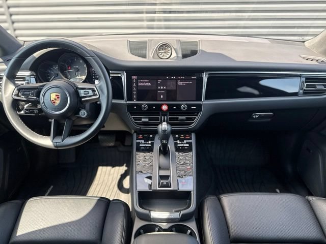 Certified 2026 Porsche Macan AWD/4WD image 18