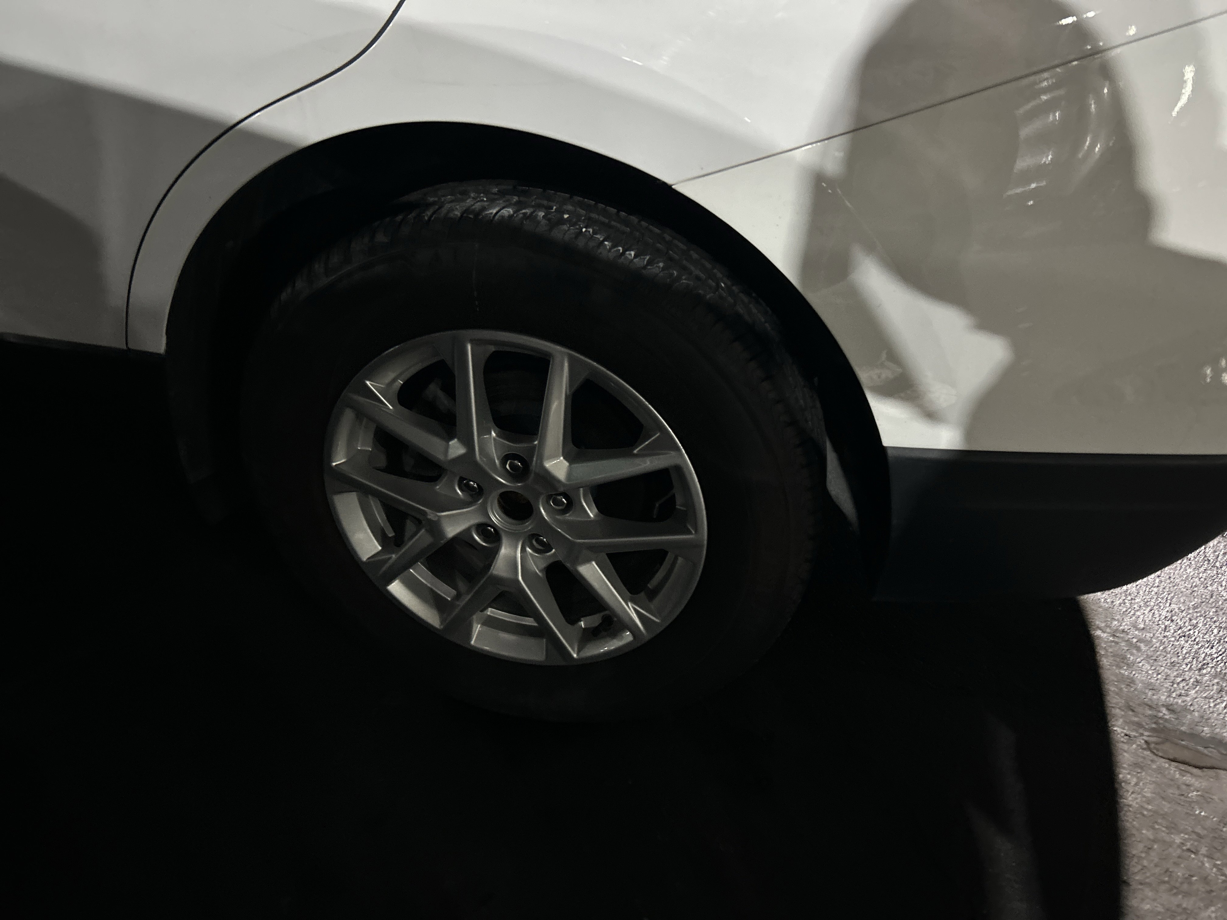 Used 2023 Chevrolet Equinox LS image 9