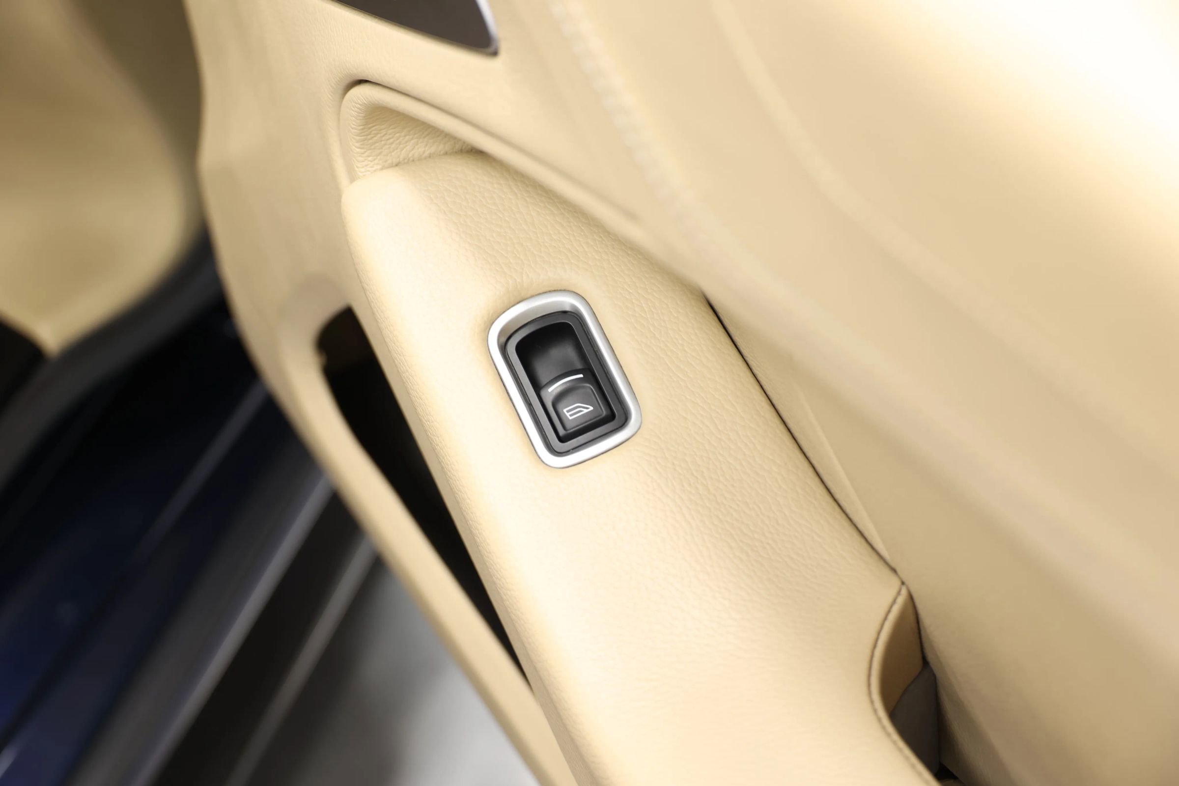 Used 2016 Aston Martin Vanquish Volante image 58