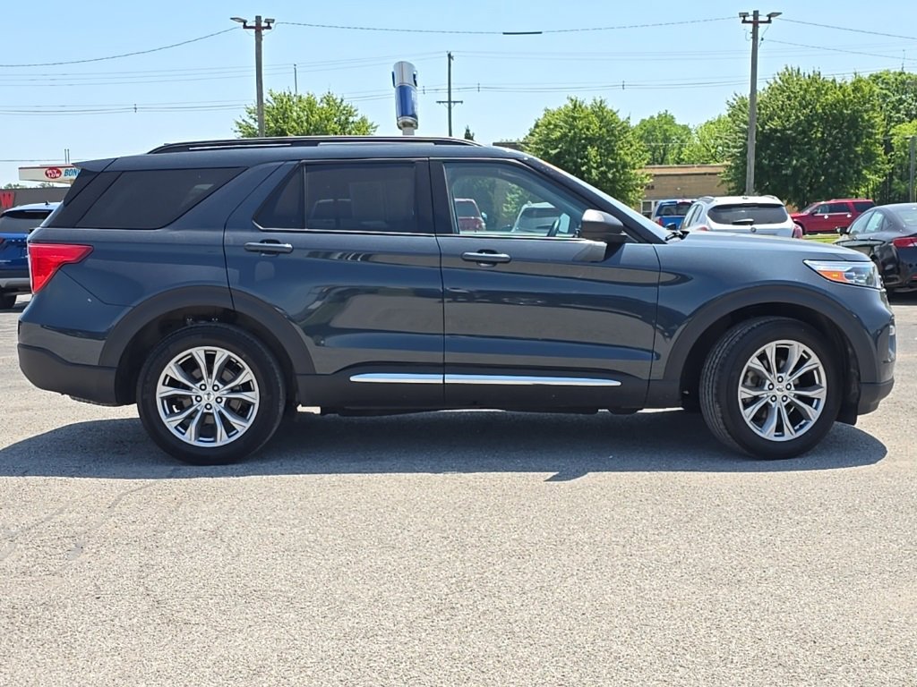 Used 2023 Ford Explorer XLT w/ Equipment Group 202A image 8