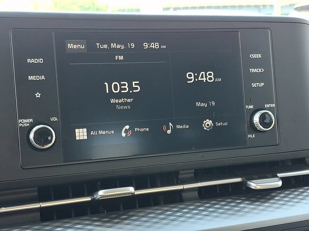 Used 2024 Kia Carnival LX FWD image 17