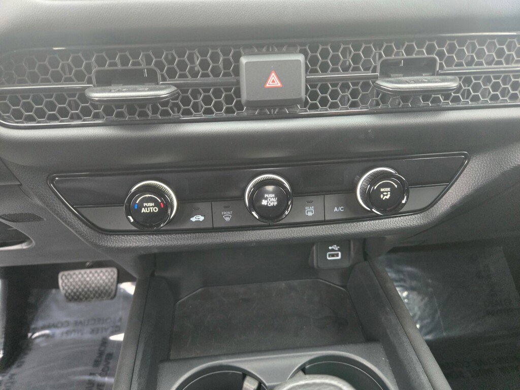 Certified 2024 Honda HR-V LX image 17