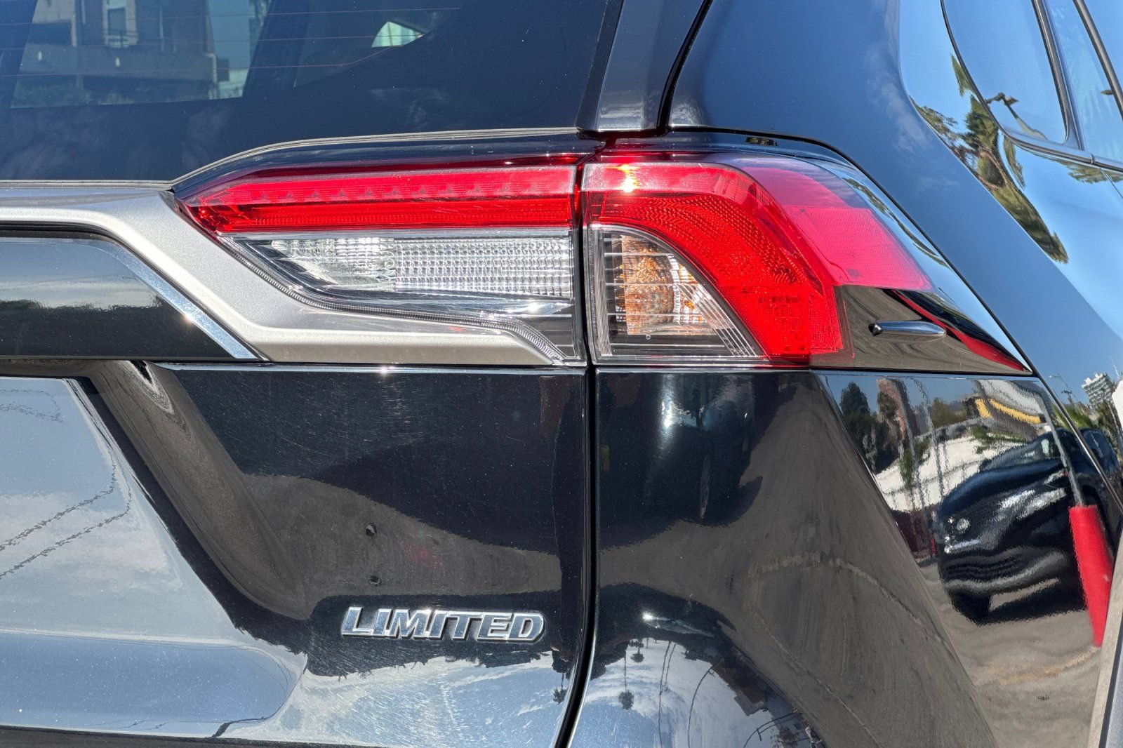 Certified 2025 Toyota RAV4 Limited FWD image 30