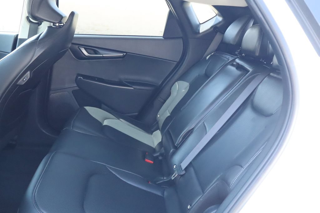 Used 2025 Kia EV6 Wind RWD image 32