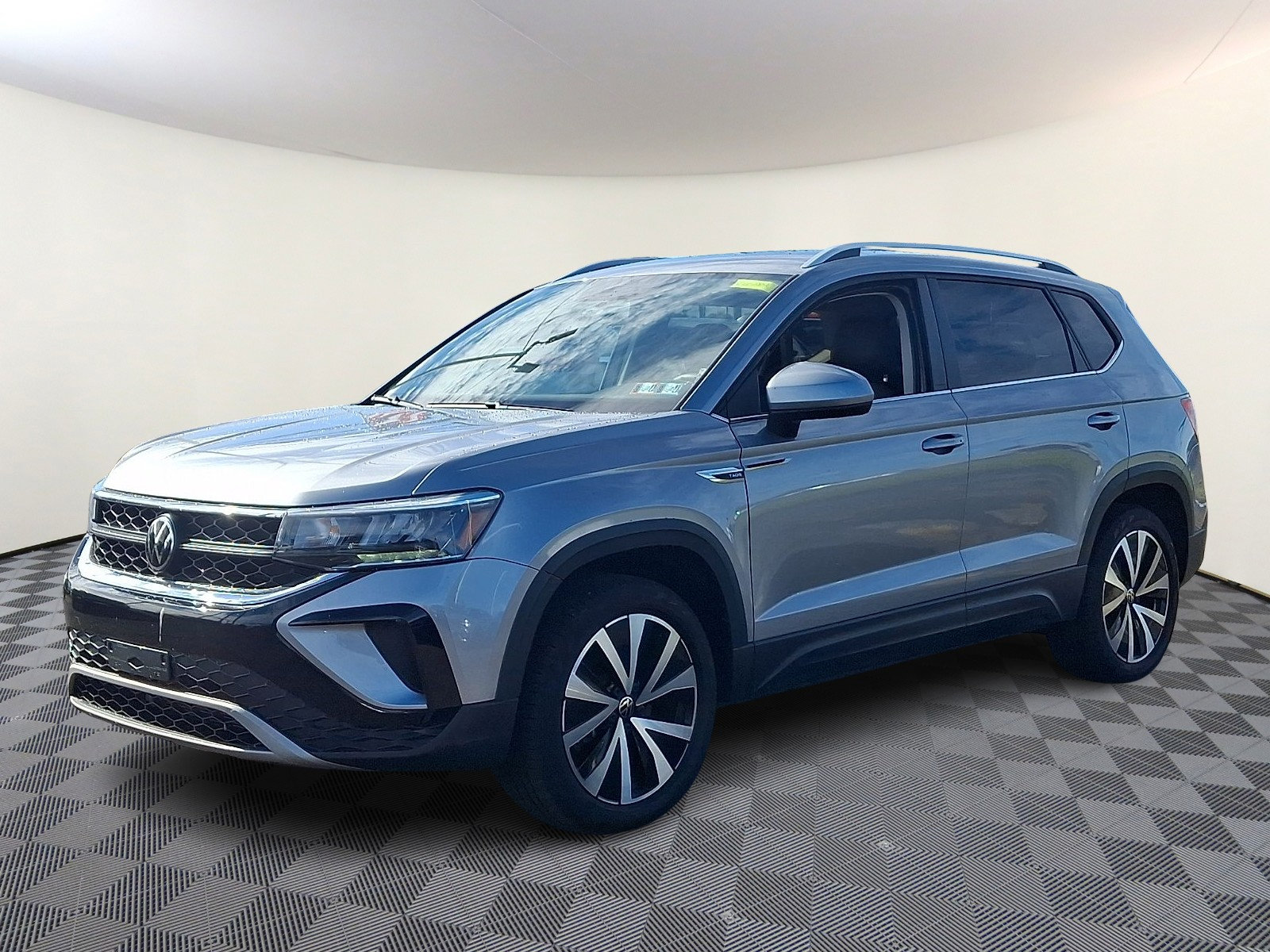 Used 2022 Volkswagen Taos SE AWD/4WD image 3