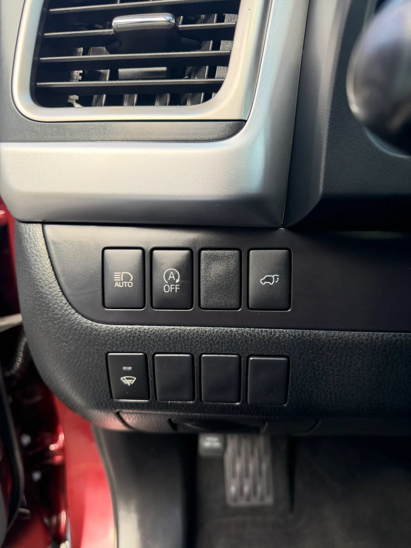 Used 2019 Toyota Highlander XLE FWD image 26