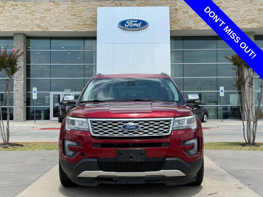 Used 2017 Ford Explorer Platinum AWD/4WD image 2