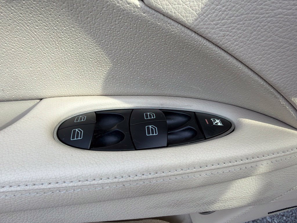 Used 2003 Mercedes-Benz E 320 Sedan image 30