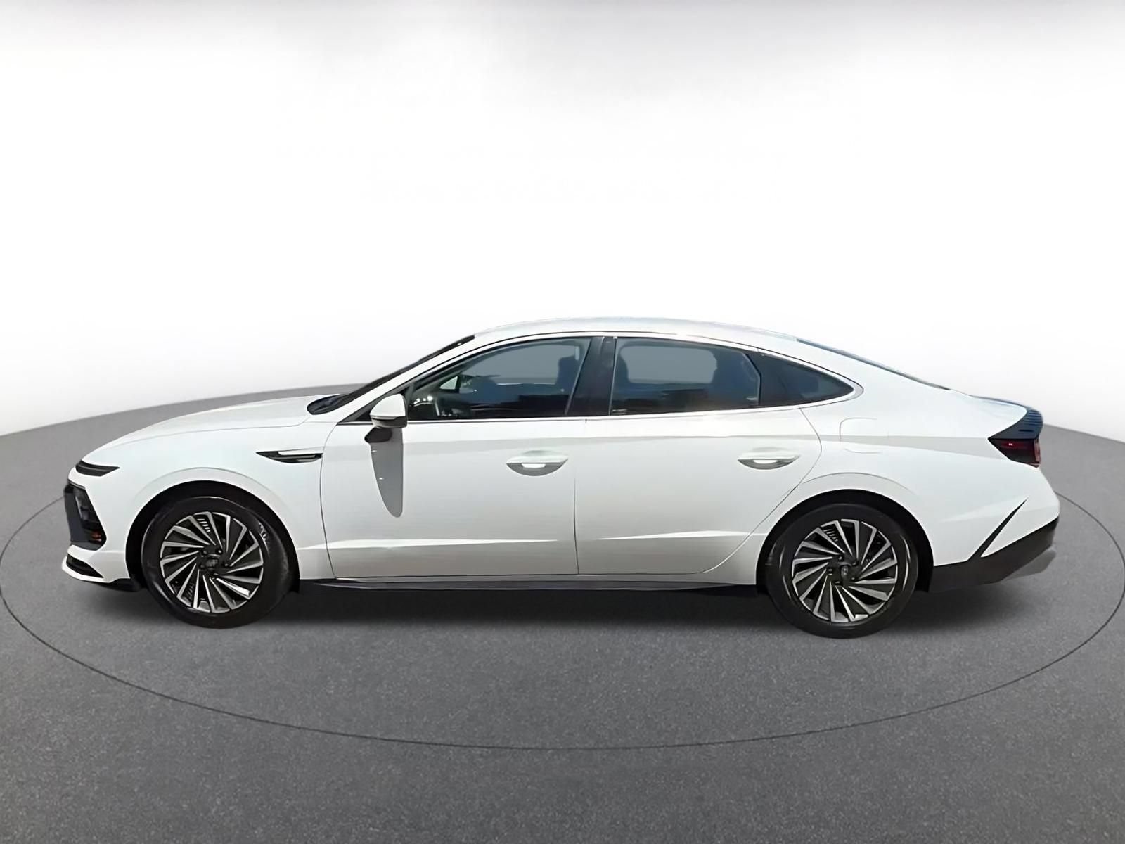 Used 2025 Hyundai Sonata SEL FWD image 9