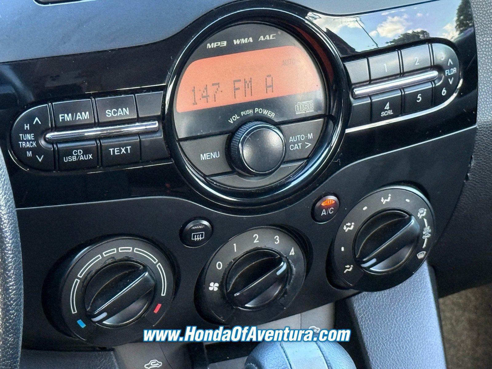 Used 2013 MAZDA MAZDA2 Sport FWD image 19