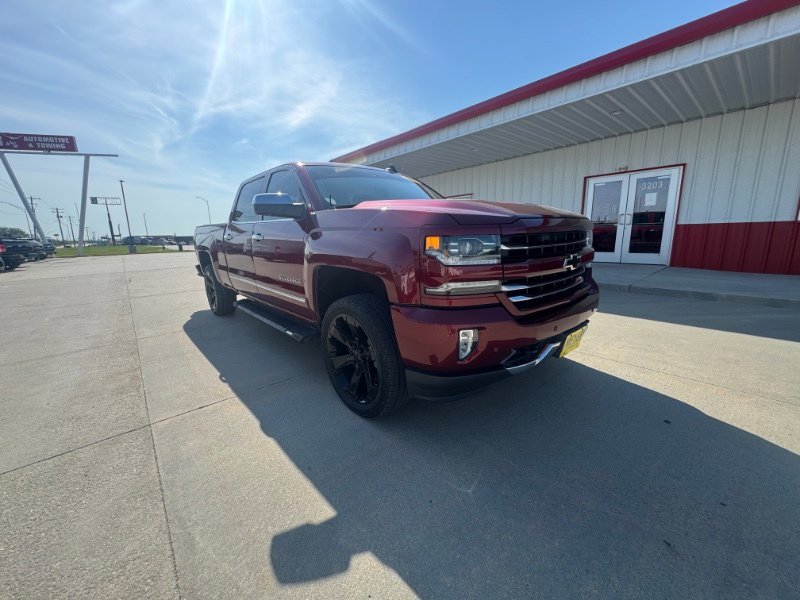 Used 2017 Chevrolet Silverado 1500 LTZ Z71 w/ LTZ Plus Package image 2