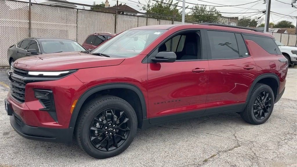 New 2025 Chevrolet Traverse LT w/ Midnight/Sport Edition image 32